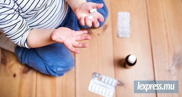 Un enfant de 2 ans ingère de la méthadone, son père arrêté