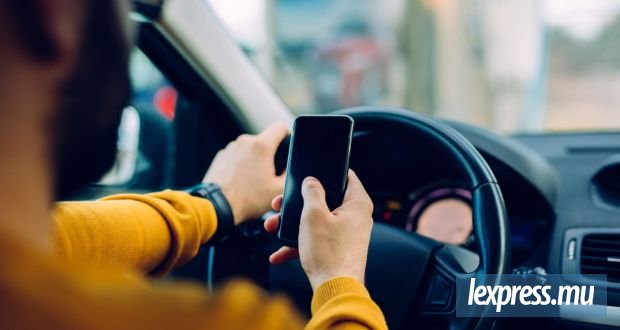 Durcissement des sanctions pour usage du téléphone au volant