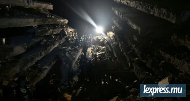Près de 3 000 morts, 16 592 blessés, 856 bâtiments détruits