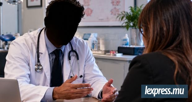 Un homme se faisant passer pour un gynécologue accusé d’attouchements lors d’un entretien d’embauche