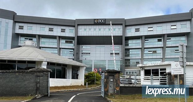Deux policiers arrêtés en vertu de l’article 22 de la FCC