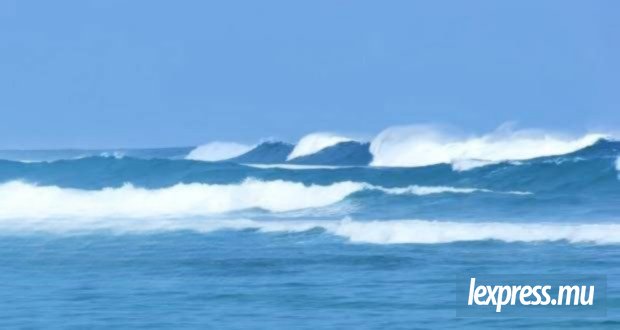 Des vagues de 4 à 6 mètres attendues
