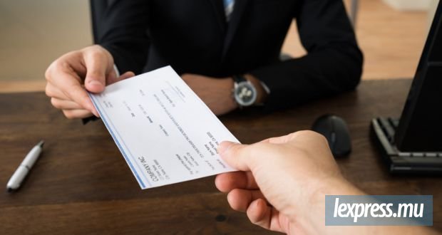 Un vendeur dupé de Rs 480 000 dans une transaction automobile