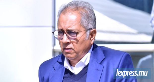 La FCC recommande des poursuites contre Premchand Mungur