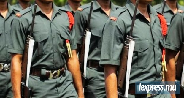 Des effets militaires présumés découverts au domicile d’un quinquagénaire