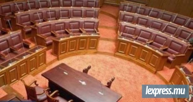 Troubles sociaux, crise de l’eau, examens et santé : les décisions du gouvernement