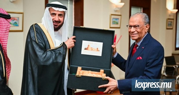 Le ministre saoudien du hadj et de l’umrah reçu par Navin Ramgoolam