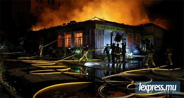 Au moins huit morts dans des frappes russes sur Kyiv