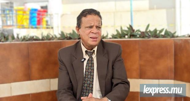 Profeser Arnaud Carpooran : «Si kapav fer lexame oral pou Angle, Franse, mo pa trouv okenn rezon pa fer li pou Kreol Morisien»