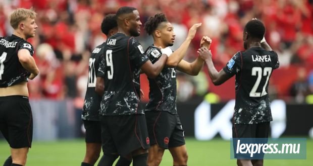 Le Canada bat le Qatar (6-0) et s'offre un succès historique