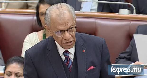 Dollar sous tension : Navin Ramgoolam menace de sévir contre les «hoarders»