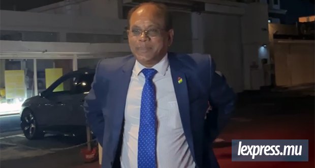 Raouf Khodabaccus maintient ses accusations après la plainte du ministre Ajay Gunness