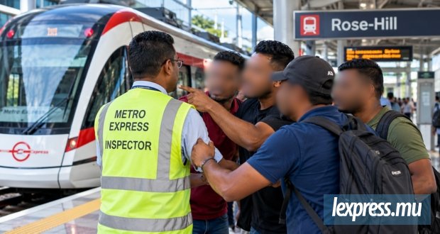 Un inspecteur du Metro Express pris à partie par des passagers