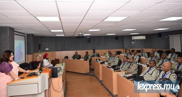 Quinze jours de formation en Inde pour des officiers de la prison