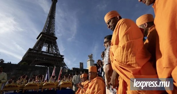 Femmes évincées de la tour Eiffel : le mouvement hindou BAPS s'excuse