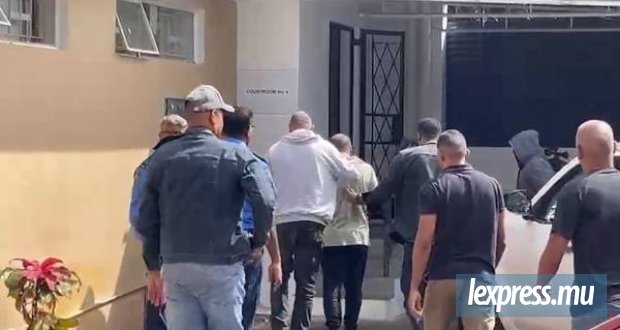 Le sergent Taukoor maintenu en détention