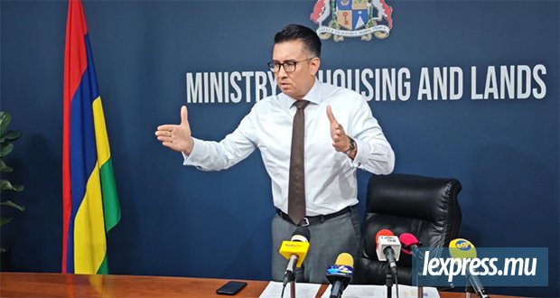 Shakeel Mohamed : «Laplaz prive pa existe dan Moris»