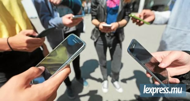 Fini le téléphone portable en classe