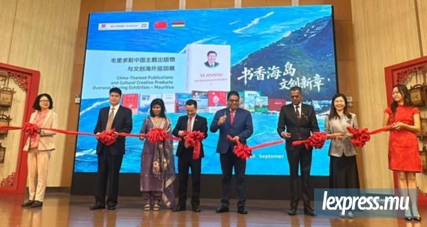 Mille livres chinois offerts à Maurice