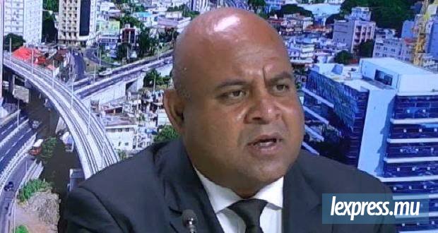 Neelkanth Dulloo : «Mo pa anvi asiz dan enn avion ki pe al krash devan»