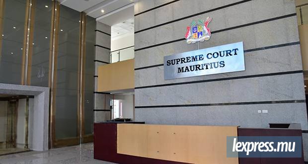La Cour suprême sollicitée pour empêcher la signature