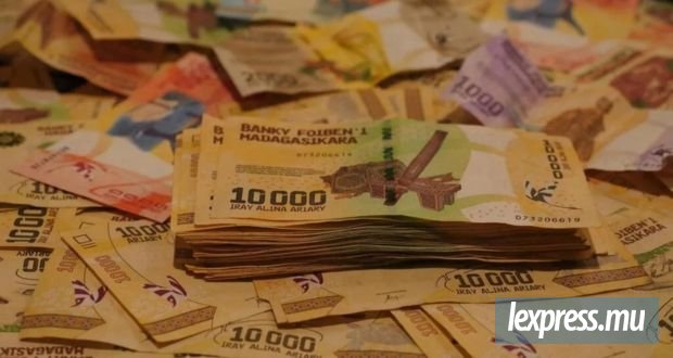 Le nouveau salaire minimum de 300 000 ariary jugé insuffisant par les syndicats