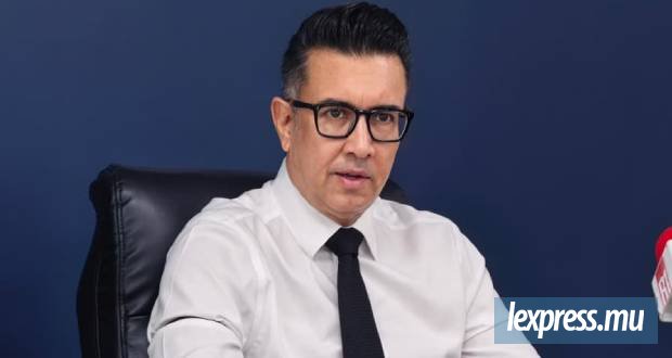 Shakeel Mohamed met la FCC en demeure