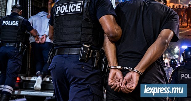 Douze hommes condamnés à des peines allant de trois mois à un an de prison