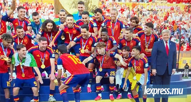 Trump sur la photo des champions du monde malgré la demande de Rodri