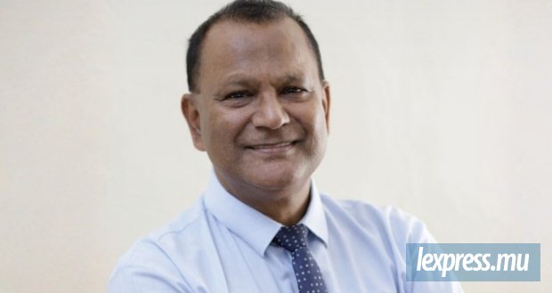 Ravin Rampersad suspendu de ses fonctions