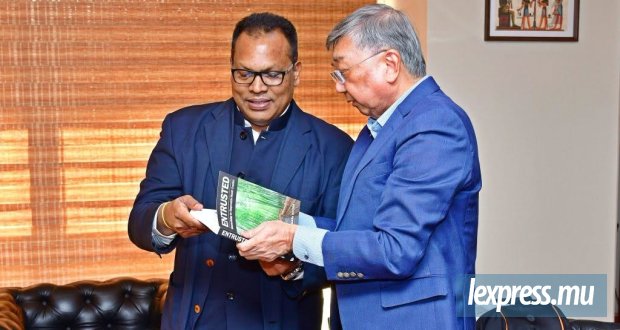 Les préparatifs lancés, Ong Boon Hwee rencontre le ministre Pentiah