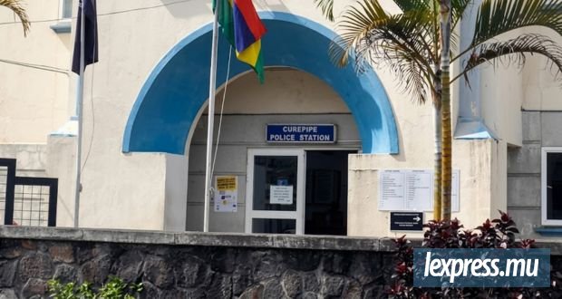 Un élève de 17 ans agressé et dépouillé