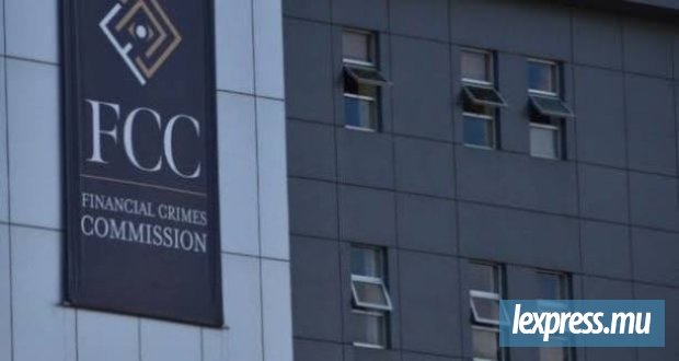 Deux autres policiers arrêtés par la Financial Crimes Commission