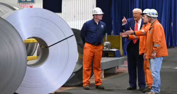 Donald Trump signe le décret portant à 50 % les droits de douane sur l’aluminium et l’acier dès le 4 juin