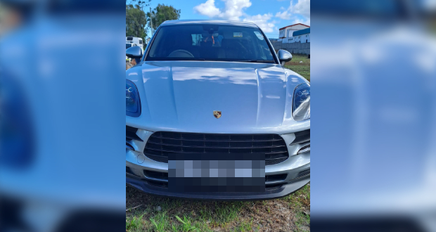 La Porsche retrouvée à Riche-Terre