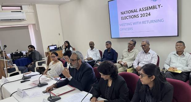 Voici la liste des Returning Officers de chaque circonscription