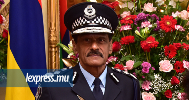 Le Premier ministre tranche, contrat renouvelé pour le commissaire de police