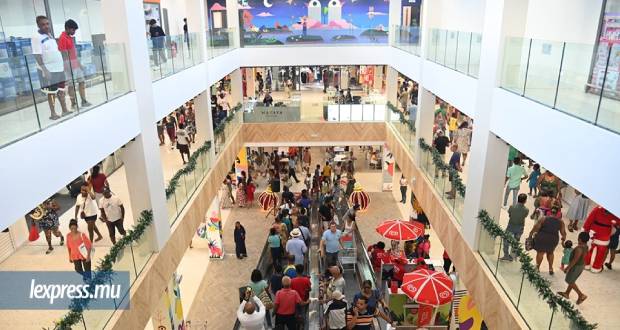 Des personnes âgées blessées en tombant sur un escalator