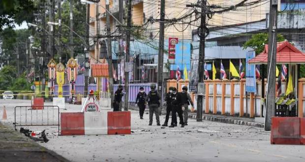 Cinq morts et treize blessés, selon la police