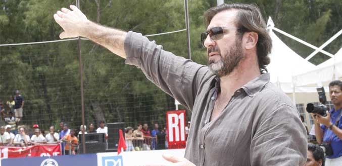Beach Soccer : La légende Eric Cantona met Mon-Choisy en ébullition