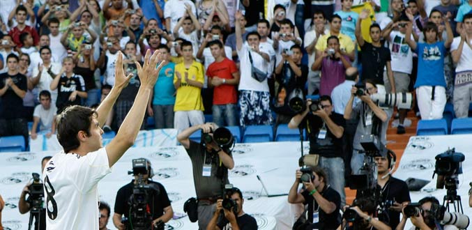 Accueil triomphal pour Kaka au Real Madrid