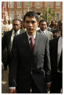 Madagascar : Andry Rajoelina forme un gouvernement d’ouverture limitée