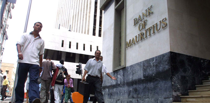 La Banque de Maurice innove et lance des pièces en platine «Father of the Nation»