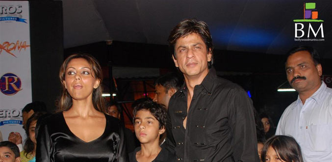 Shah Rukh Khan préfère la compagnie des filles