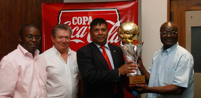 Finale de la Copa Coca Cola: Roger Milla comme attraction