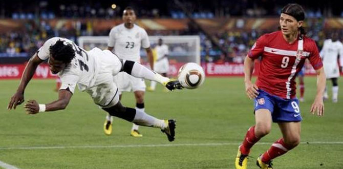 Mondial  2010: Le Ghana prend les devants en dominant la Serbie (1-0)