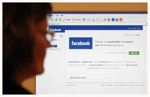 Facebook opérationnel après des difficultés d''accès