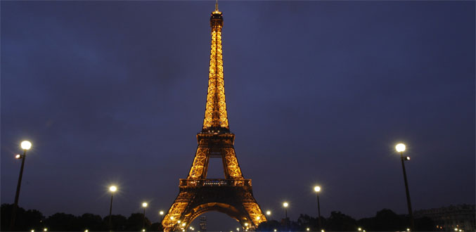 France : La Tour Eiffel encore évacuée après une fausse alerte à la bombe