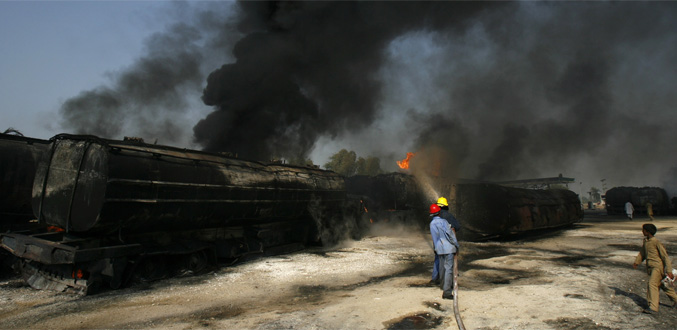 Des camions destinés à l''Otan incendiés au Pakistan