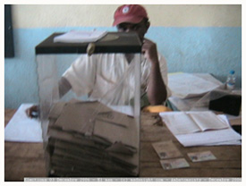 Référendum à Madagascar, premier test électoral pour Rajoelina